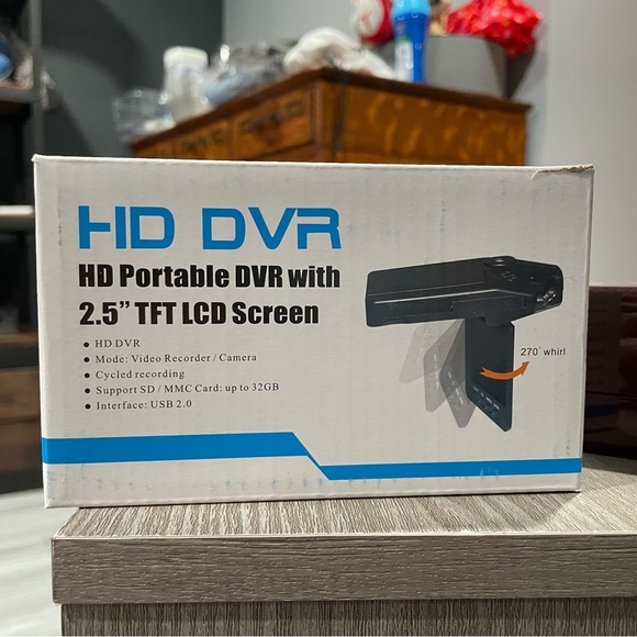 New Dash Camera: DVR Portable Camera with LCD screen. - Picture 3 of 5